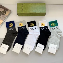 gucci chaussettes pour homme s_127a035